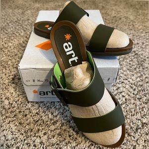 The Art Company Larissa Green Leather Sandals